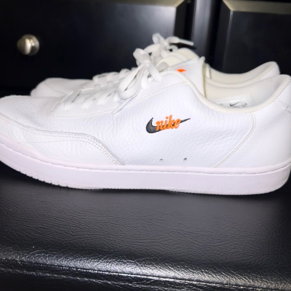 Nike Court Vintage Premium Size 10